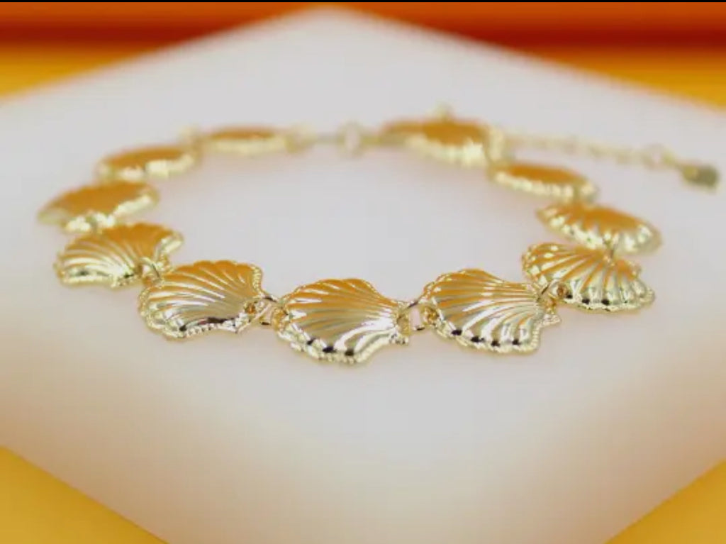 Sea Shell Charm Bracelet