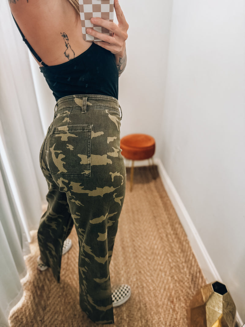 Camo Cropped Jeans